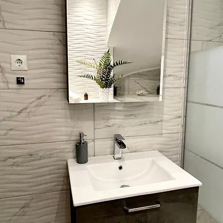 Emerald Luxury - Ath Airport Σπάτα